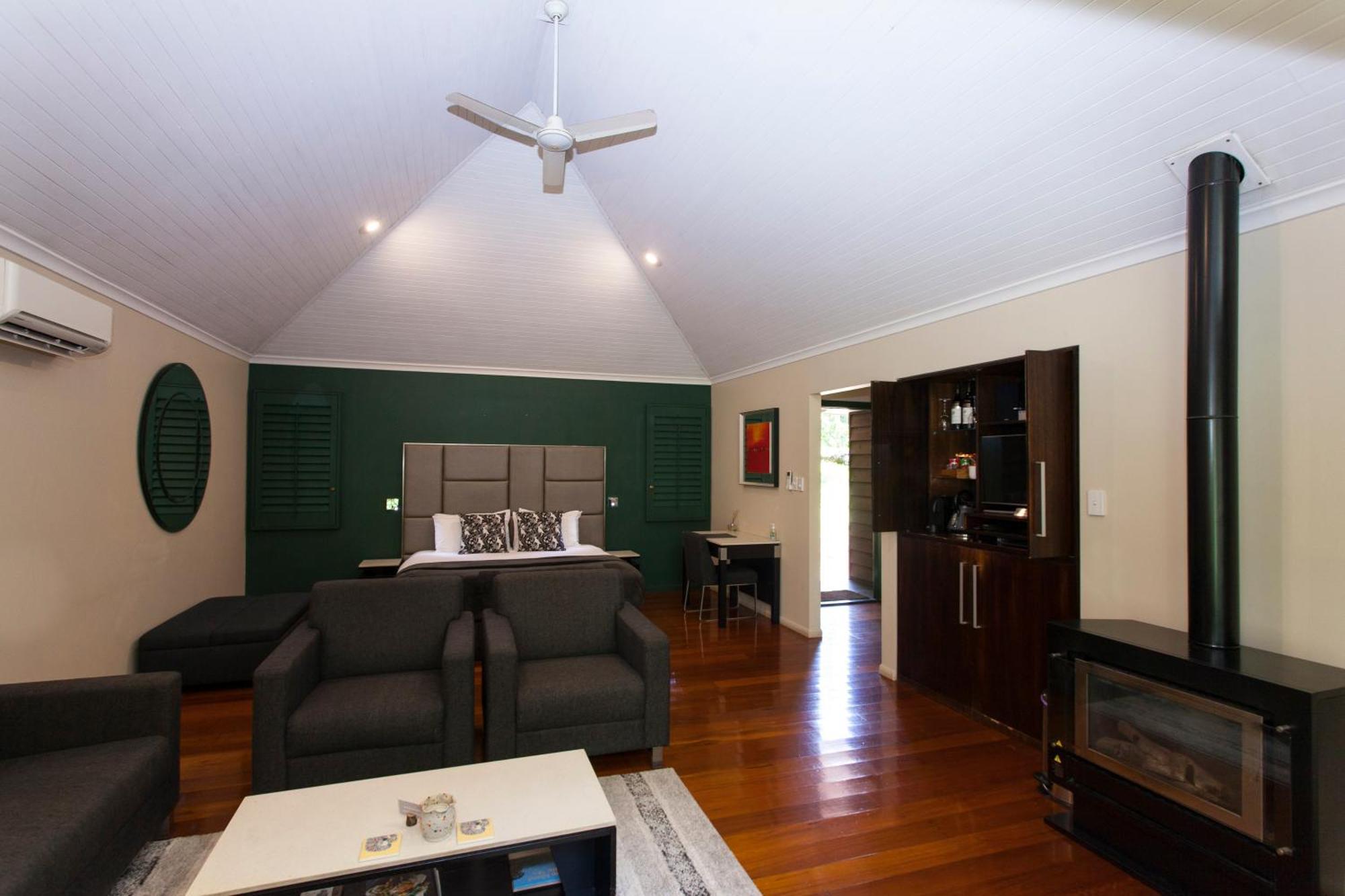 Songbirds Rainforest Retreat Mount Tamborine Exterior photo